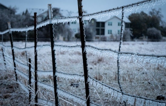 Arctic Blast Shuts Down Schools and Flights, Ices Over U.S. from Rockies to East Coast