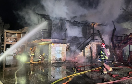 Austin Firefighters Battle Blaze at Vacant Building Amidst Freezing Temperatures