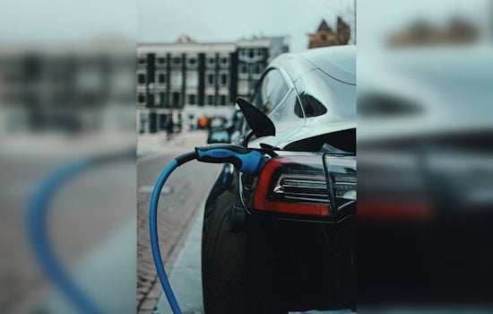 Austin's Electric Vehicle Owners Face Winter Woes as Cold Cuts Battery Range by 40%, AAA Study Reveals