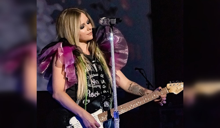Avril Lavigne Brings Pop-Punk Nostalgia to Chicago with 'Greatest Hits Tour' Featuring Simple Plan and Girlfriends