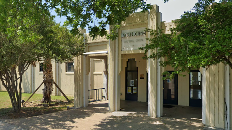 Bath House Cultural Center in Dallas Hosts 29th Annual El Corazón Exhibition