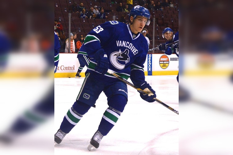 Bo Horvat Leads Stellar Islanders to a Commanding 5-1 Victory Over Coyotes