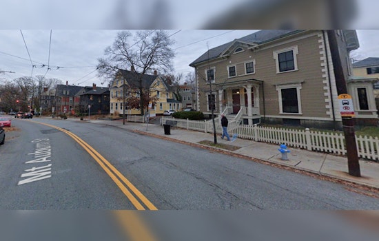 Cambridge Officials Pledge to Fix Misplaced Mt. Auburn Street Bus Bench Facing Hedge