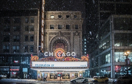 Chicago Commuters Face Hazardous Roads Amid Freezing Drizzle and Snow Forecast