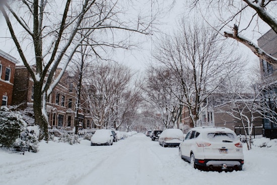 Chicago Gripped by Severe Winter Weather, Heavy Snowfall and High Winds Prompt Warnings