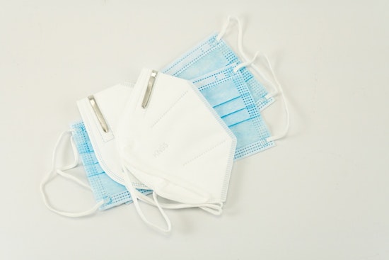 Chicago Hospitals Reinstate Mask Mandates Amid Rising Flu and COVID-19 Cases