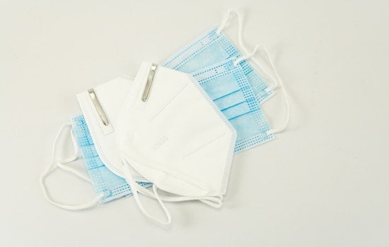 Chicago Hospitals Reinstate Mask Mandates Amid Rising Flu and COVID-19 Cases