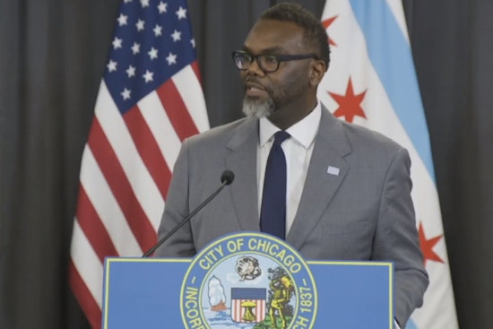 Chicago Mayor Halts 60-Day Shelter Limit, Offering Reprieve to Migrants Amidst Winter Cold and Fiscal Concerns