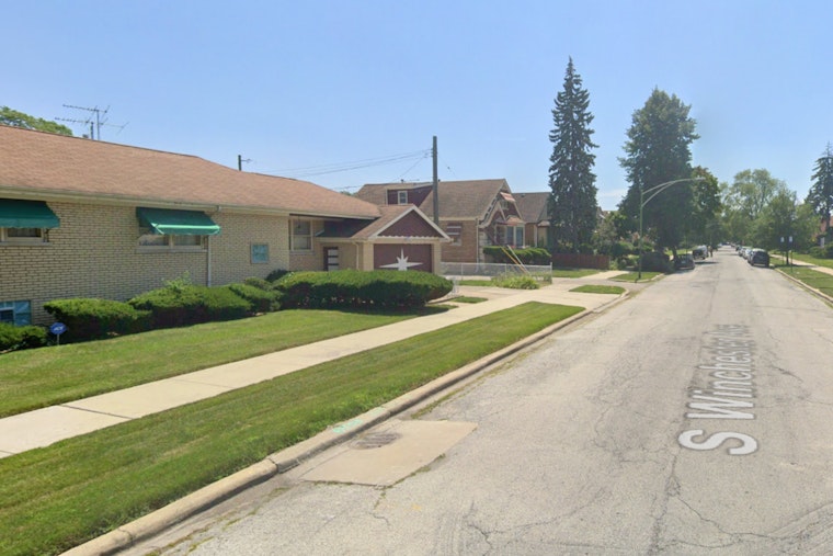 Chicago Officer Discharges Weapon at Male on South Side, No Injuries Reported