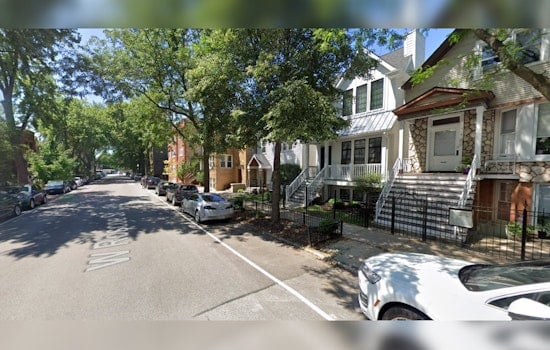 Chicago's 'Rat Hole' Craze Disrupts Roscoe Village Life with Tourists and Late-Night Antics