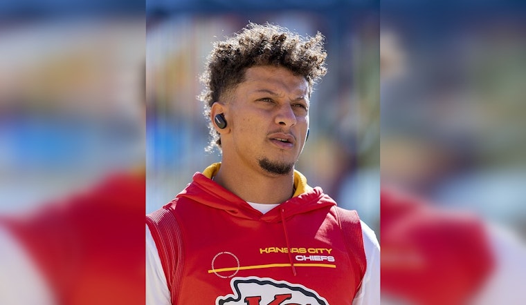Chiefs Conquer Cold and Dolphins in Playoff Victory, Mahomes Steers Kansas City to a Sizzling Win Amid Frigid Temps