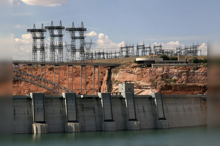 Colorado River Near I10 Set for Weeklong Boating Halt Amid Power Line Erection by Ten West Corp