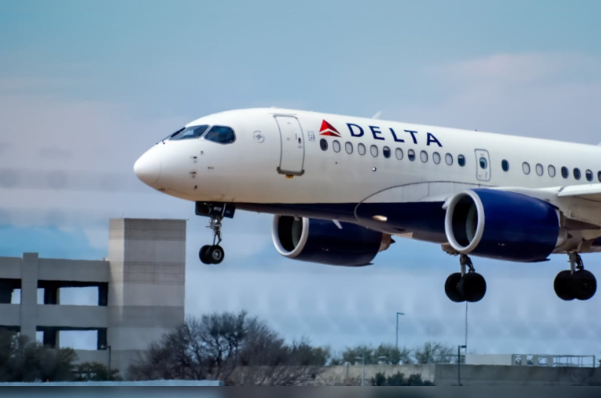 Delta Flight Loses Nose Wheel at Atlanta Airport, Triggers Runway