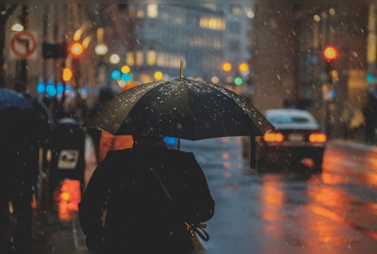 Detroit Braces for Snow Showers and Chilly Winds with Temperatures Hovering Around Freezing