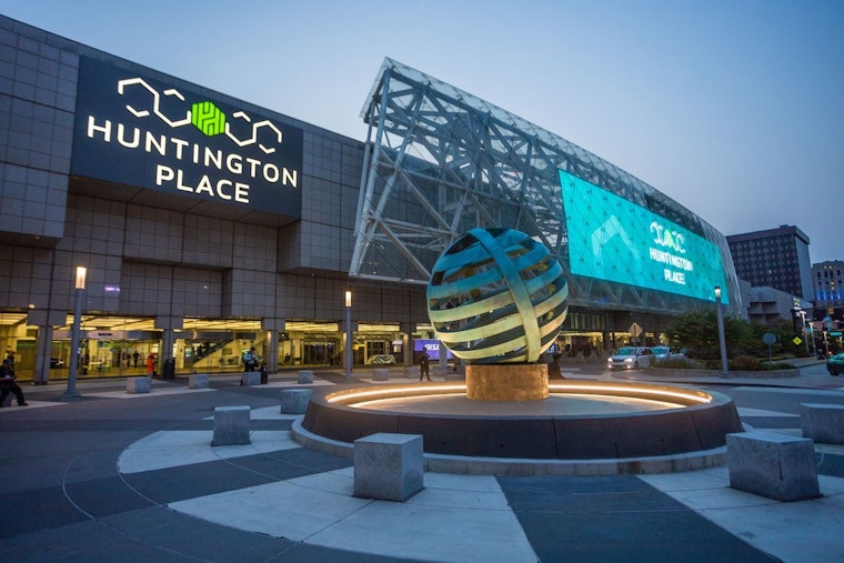 Detroit's Huntington Place to Host Michigan GOP Nominating Event Amidst Party Strife