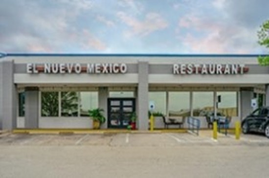 El Nuevo Mexico Customer Gifts $20,000 in Tips, Bolstering Staff and Community