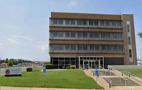 Escambia County Schools Scrutinize Dictionaries Under New Florida Content Regulations