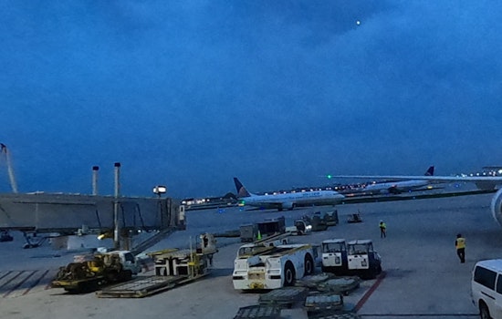 FAA Probes Aircraft Collision at Chicago's O'Hare; No Injuries as Boeing Planes Make Runway Contact