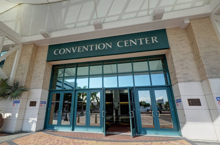 Fort Lauderdale Job Fair Draws Crowd with Hundreds of Opportunities Amid Economic Shift