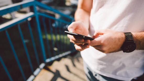 Gen Z's Mobile Usage Soars Over 5 Hours Daily, Spurs Network Problems, J.D. Power Study Reveals