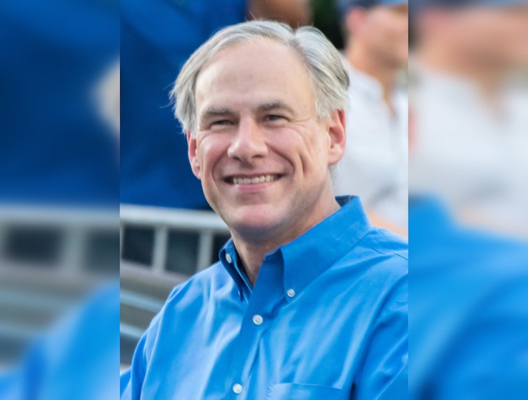 Gov. Abbott Defends Migrant Busing as NYC Mayor Adams Sues Bus Companies in Immigration Clash