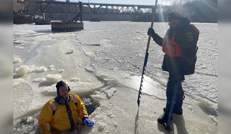 Hennepin County Sheriff's Dive Team Conducts Winter Training in Freezing Mississippi River in Minneapolis