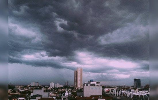 Houston Braces for More Showers and Thunderstorms, Flood Recovery Continues