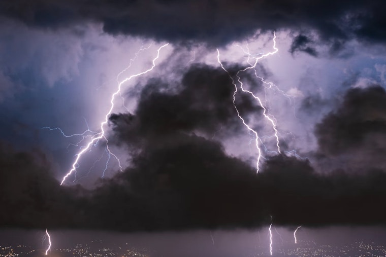 Houston Braces for Severe Thunderstorms with Tornado Potential on Monday
