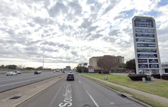 Houston Community Mourns as Two Young Adults Perish in Early Morning Freeway Crash