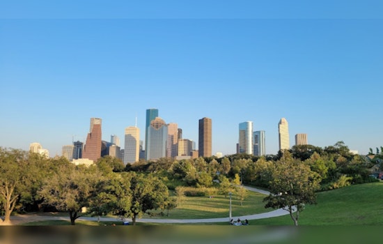 Houston Enjoys Sunny Weekend Respite Ahead of Championship Game, Braces for Monday Storms