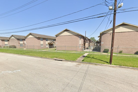 Houston Fire Department Extinguishes Accidental Blaze in Great Fifth Ward, One Hospitalized