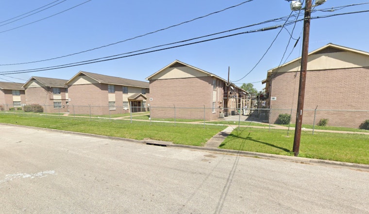 Houston Fire Department Extinguishes Accidental Blaze in Great Fifth Ward, One Hospitalized