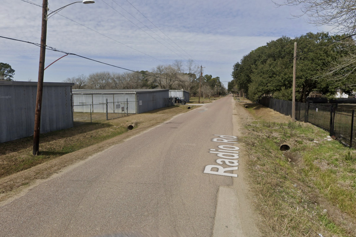 Houston Firefighters Quell Rekindled Blaze at South Belt / Ellington