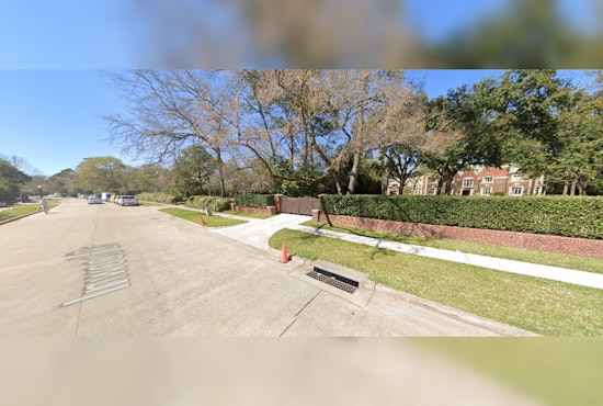 Houston Firefighters Tackle 2-Alarm Blaze in Inwood, No Injuries Reported