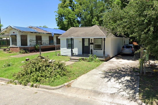 Houston Gripped by Series of Fatal Fires, Including One in Independence Heights Amid Cold Snap