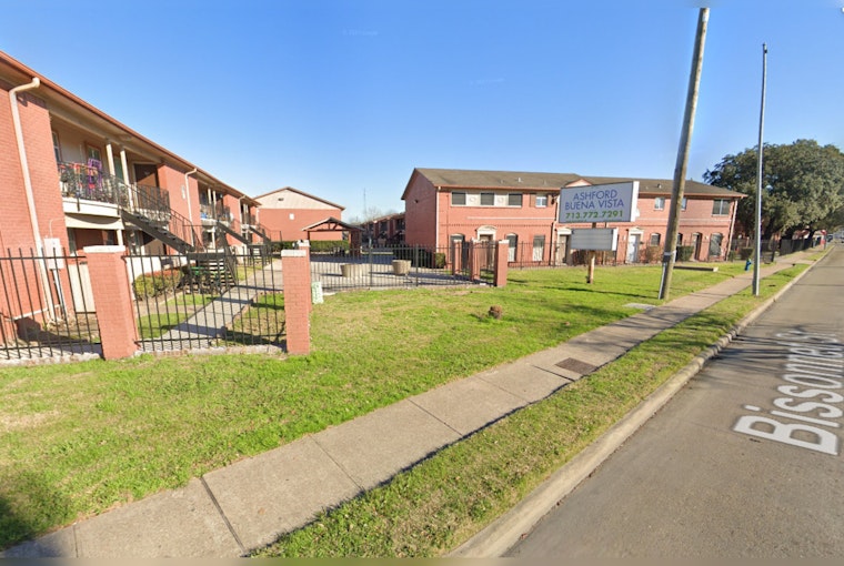 Houston Man Charged With Aggravated Assault After Firefighters Forced to Jump From Balcony