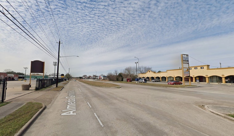 Houston Man Killed in Solo Vehicle Crash on Almeda Genoa Road, Police Investigating