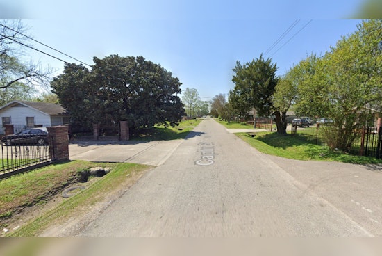 Houston Police Hunt for Two Suspects After Gunfire Erupts During Attempted Home Invasion