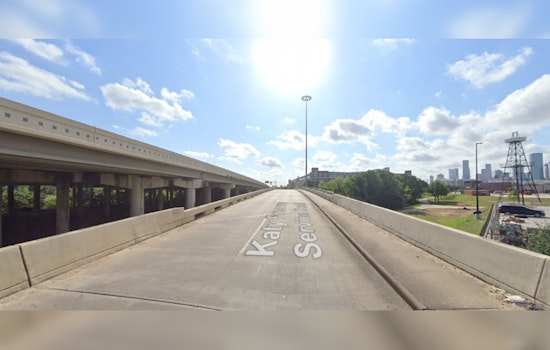 Houston Police Investigate After Woman Dies in Katy Freeway Solo Car Accident