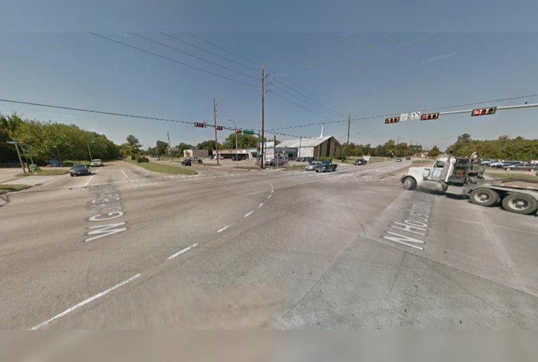 Houston Police Investigate Nighttime Murder of Woman, Seek Public's Help for Leads
