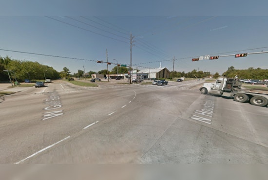 Houston Police Investigate Nighttime Murder of Woman, Seek Public's Help for Leads