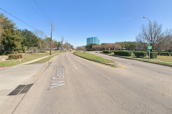 Houston Police Probe Fatal Shooting of 22-Year-Old Man in Apartment Complex
