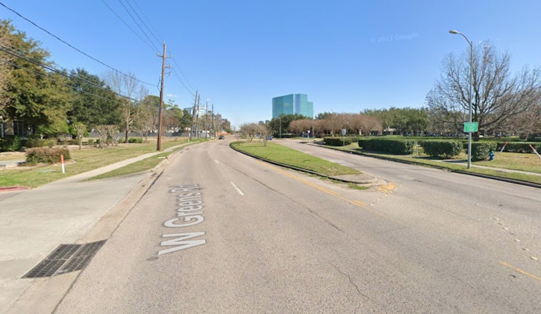 Houston Police Probe Fatal Shooting of 22-Year-Old Man in Apartment Complex