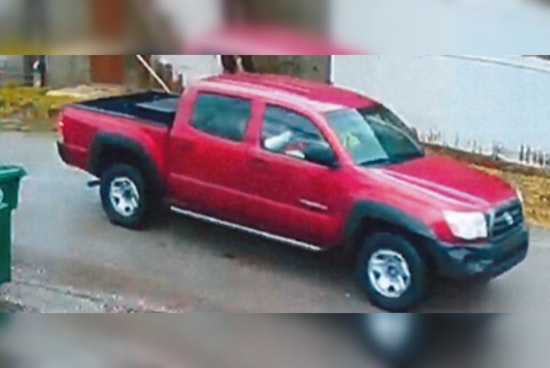 Houston Police Seek Leads on Red Pickup After Man Fatally Stabbed on Avenue S
