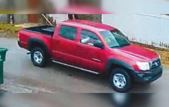 Houston Police Seek Leads on Red Pickup After Man Fatally Stabbed on Avenue S