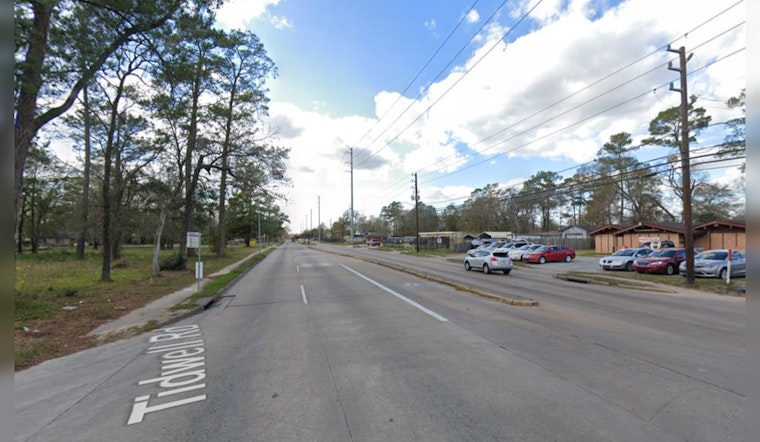 Houston Police Shoot Suspect Near Convenience Store on Tidwell Road, Investigation Ongoing