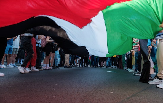 Hundreds Gather in Miami Beach in a Solemn March for Peace Amid Israel-Hamas Conflict