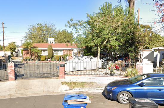 Los Angeles Firefighters Quell Reseda House Blaze in 22 Minutes, No Injuries Reported