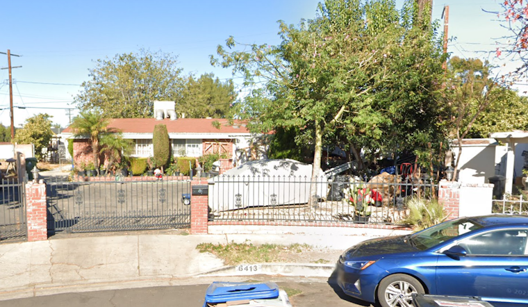 Los Angeles Firefighters Quell Reseda House Blaze in 22 Minutes, No Injuries Reported