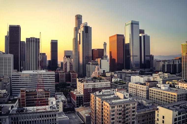 Los Angeles Set for Sunny Skies and Mild Temperatures, Ideal for Outdoor Activities